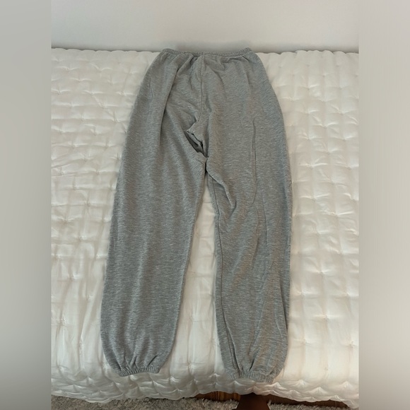 Aerie Offline Grey Jogger Sweatpants - Size XXS fits oversized. Small hole - Picture 4 of 4